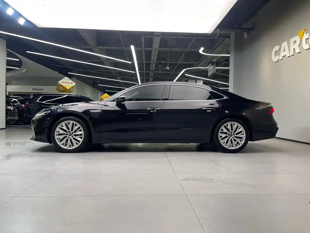 Audi A7L — фото 30