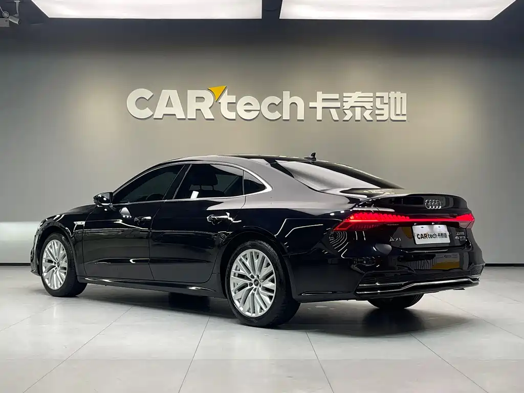 Audi A7L — фото 6