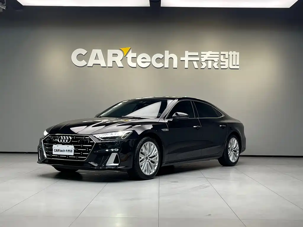Audi A7L — фото 1