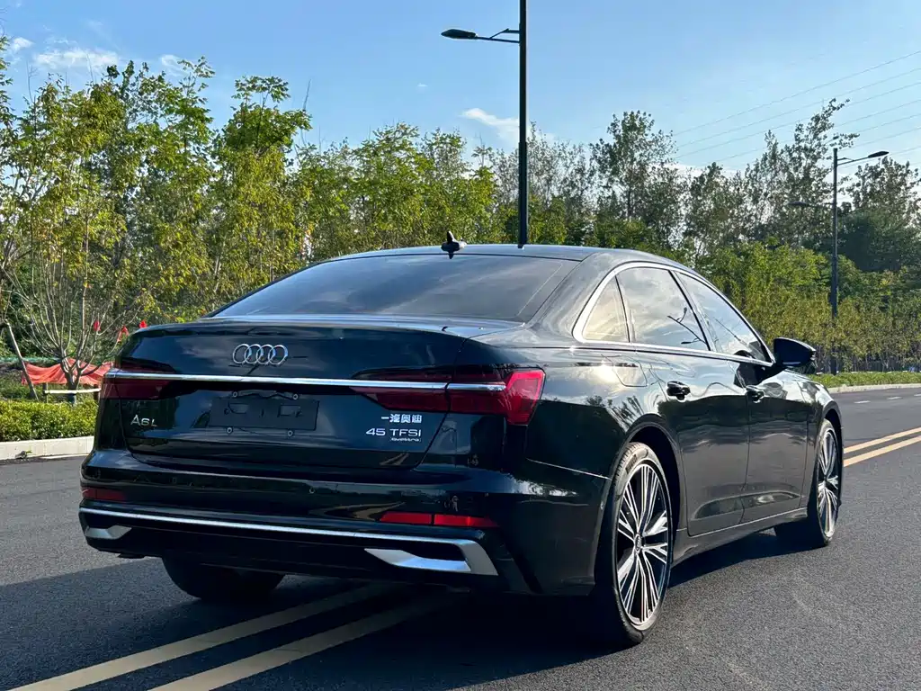 Audi A6L — фото 16