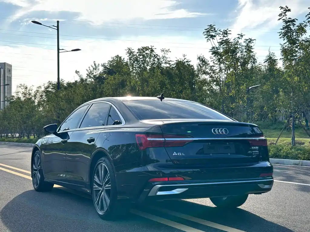 Audi A6L — фото 18