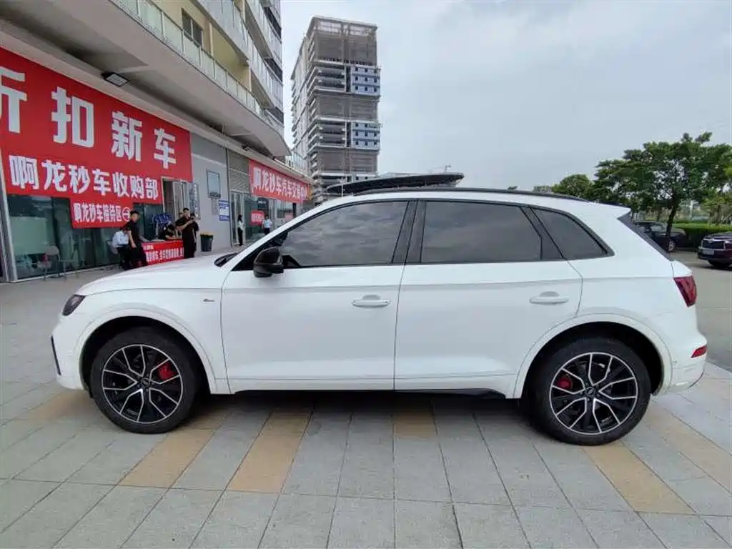 Audi Q5L — фото 7