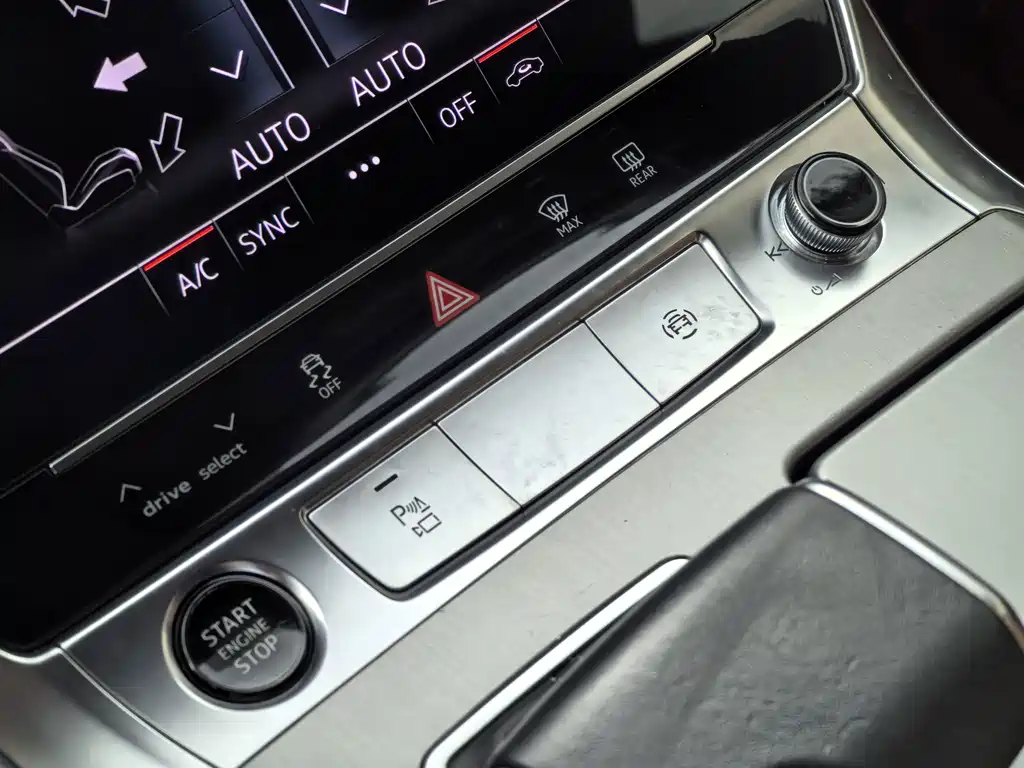 Audi A7L — фото 15