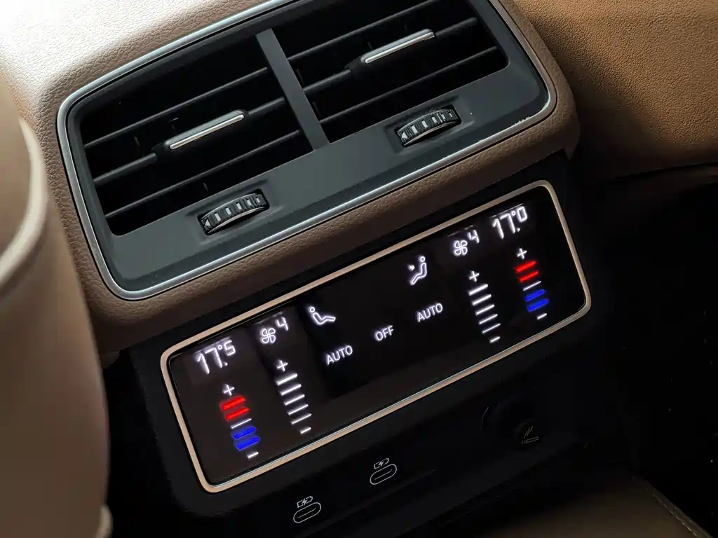 Audi A7L — фото 21