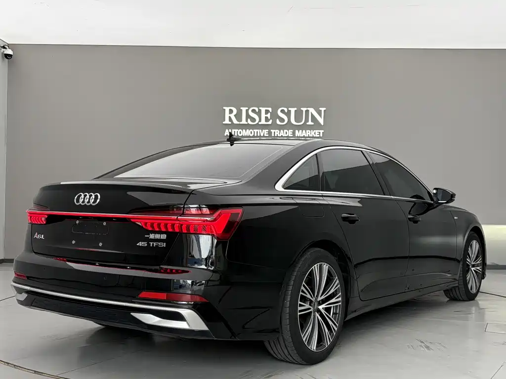 Audi A6L — фото 14