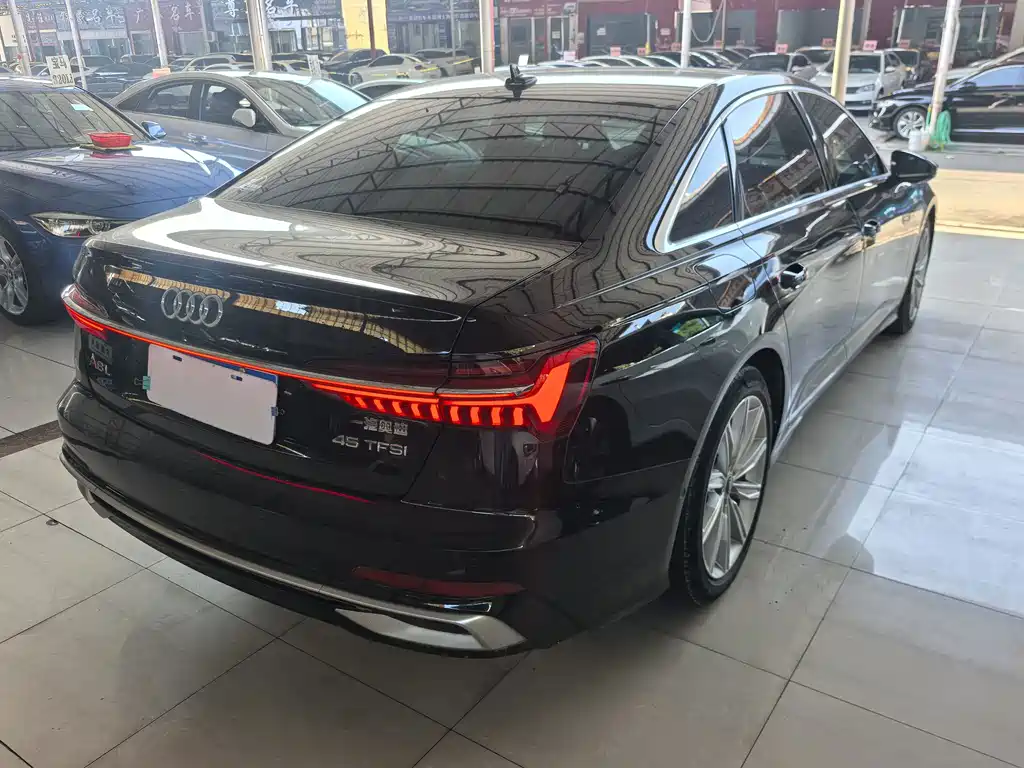 Audi A6L — фото 17