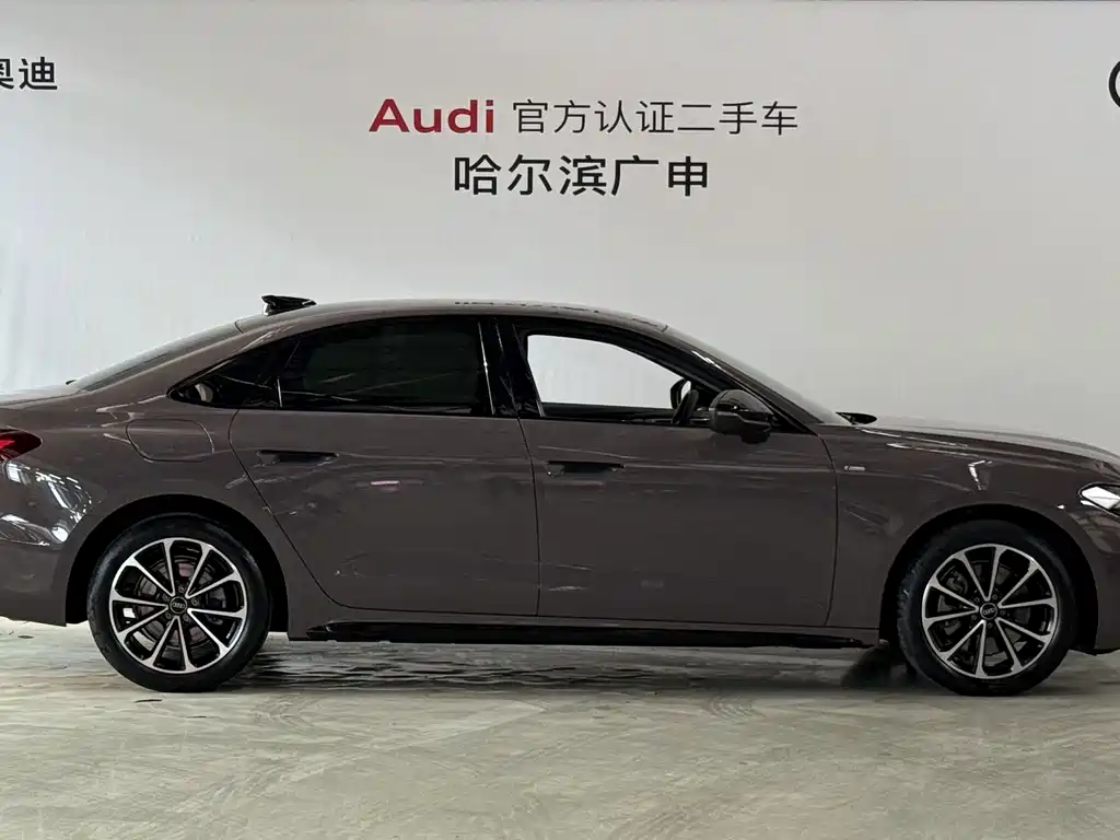 Audi A5L — фото 5
