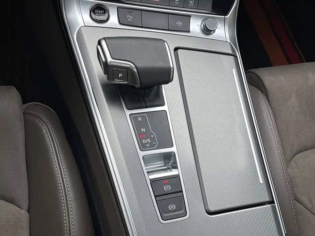 Audi A7L — фото 11