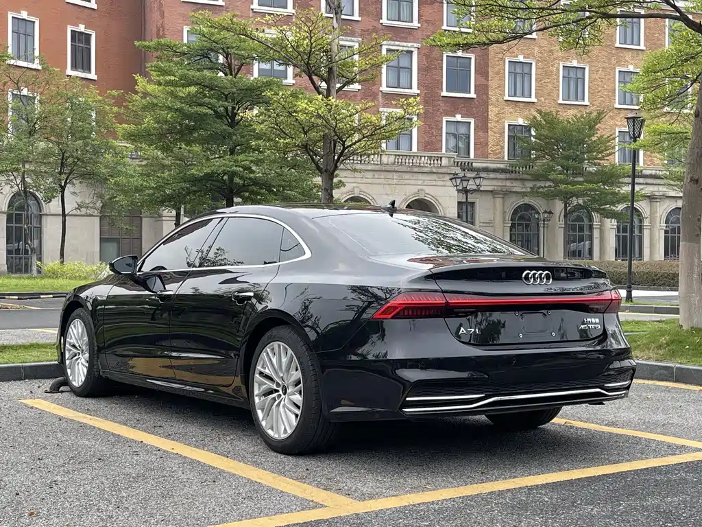 Audi A7L — фото 4