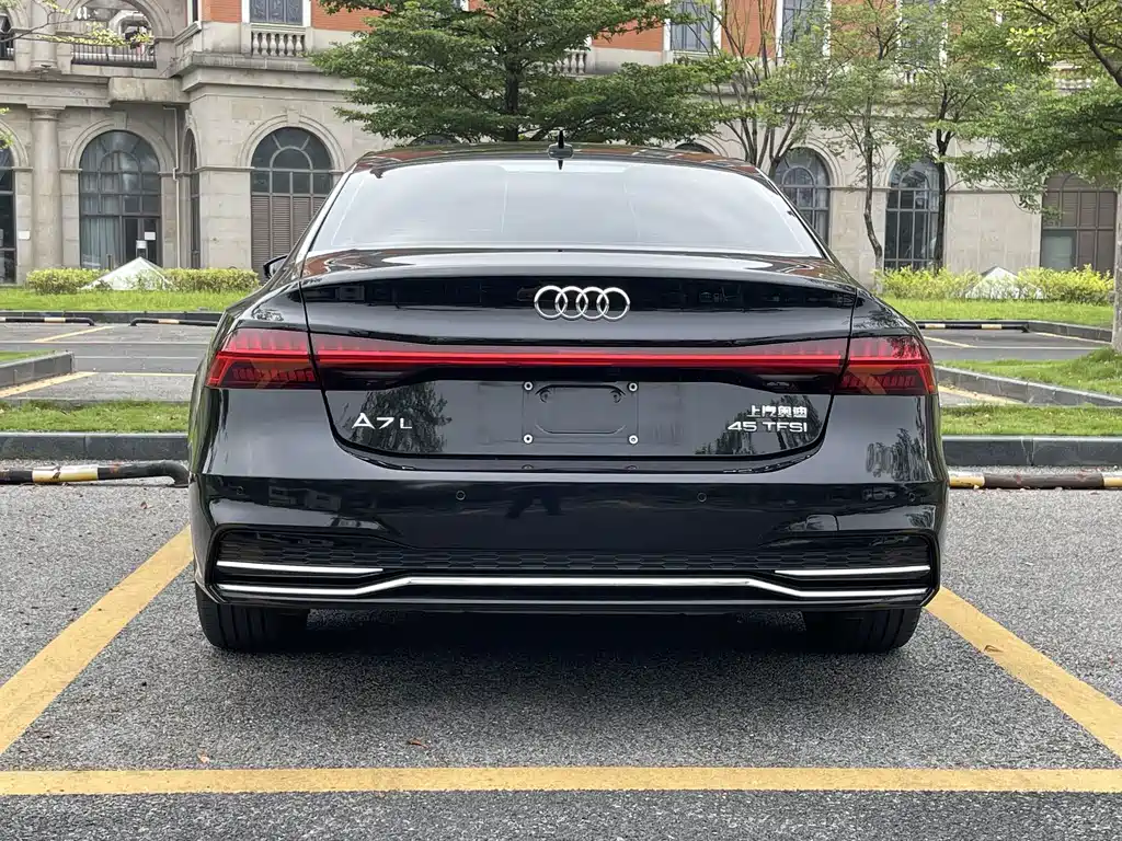 Audi A7L — фото 5