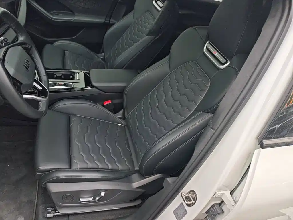 Audi Q6L e-tron — фото 15