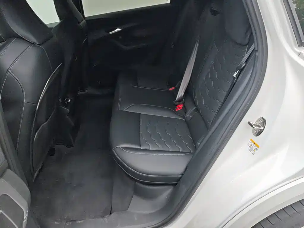 Audi Q6L e-tron — фото 17