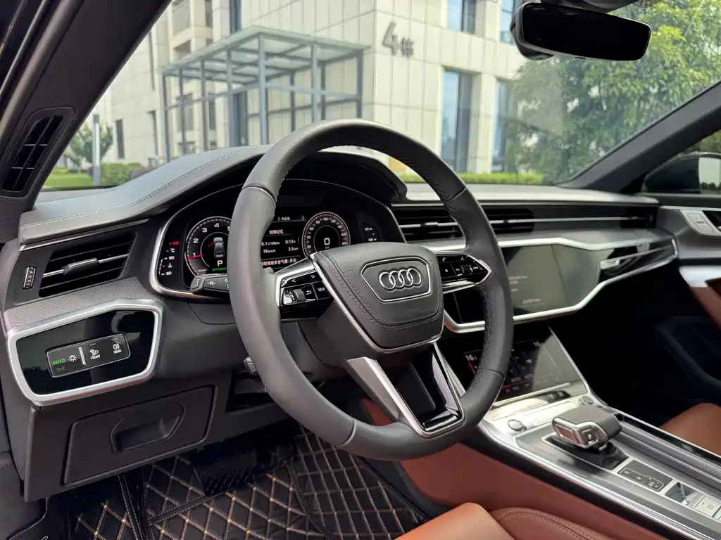 Audi A6L — фото 25