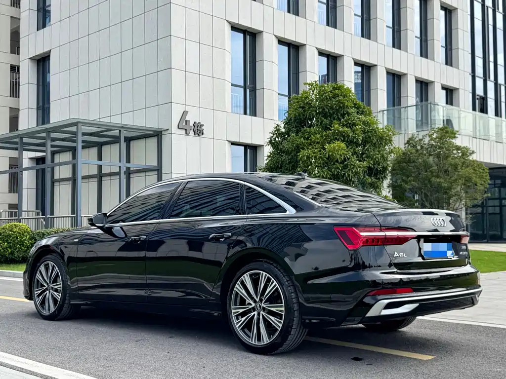 Audi A6L — фото 4