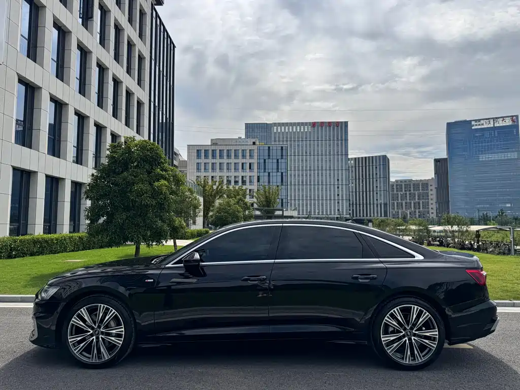 Audi A6L — фото 31