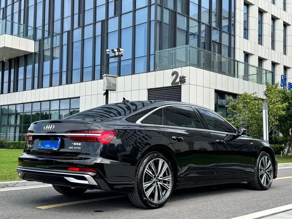 Audi A6L — фото 6