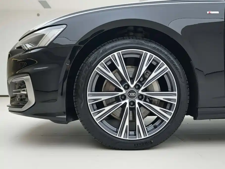 Audi A6L — фото 13