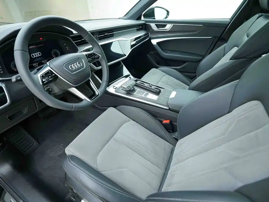 Audi A6L — фото 9