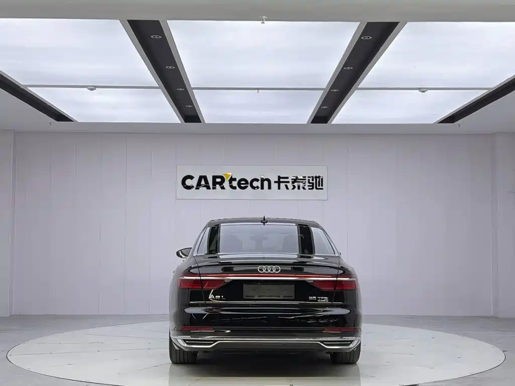 Audi A8 — фото 4