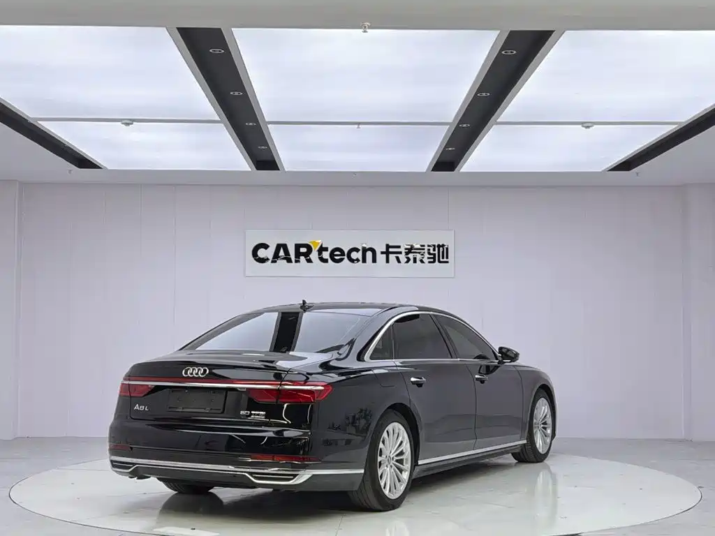 Audi A8 — фото 5