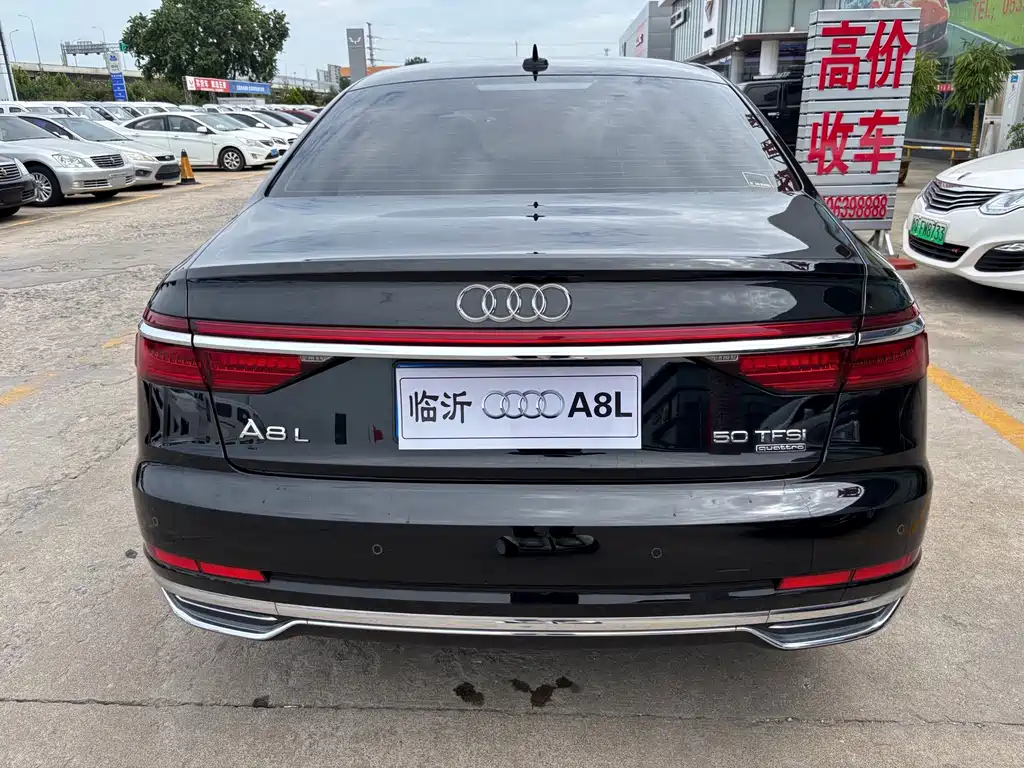 Audi A8 — фото 4