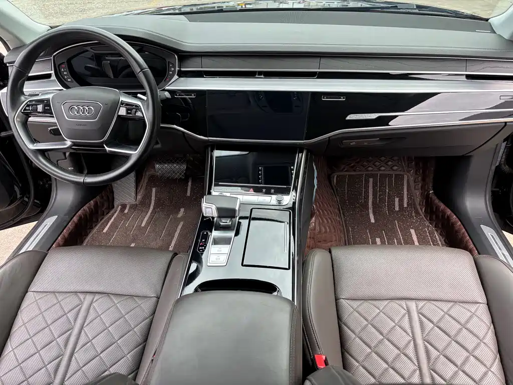 Audi A8 — фото 6