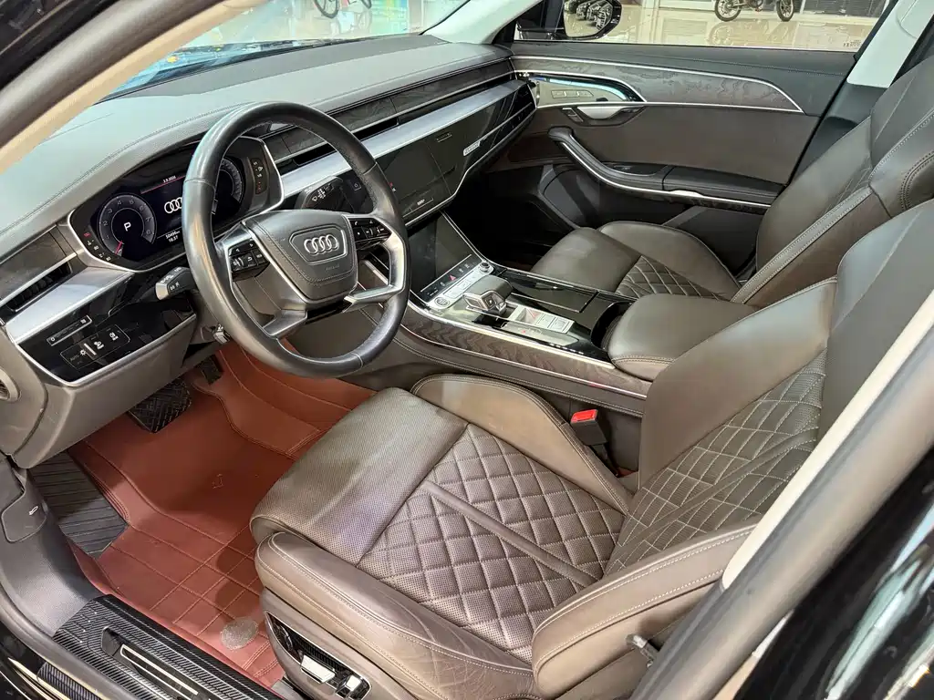 Audi A8 — фото 6