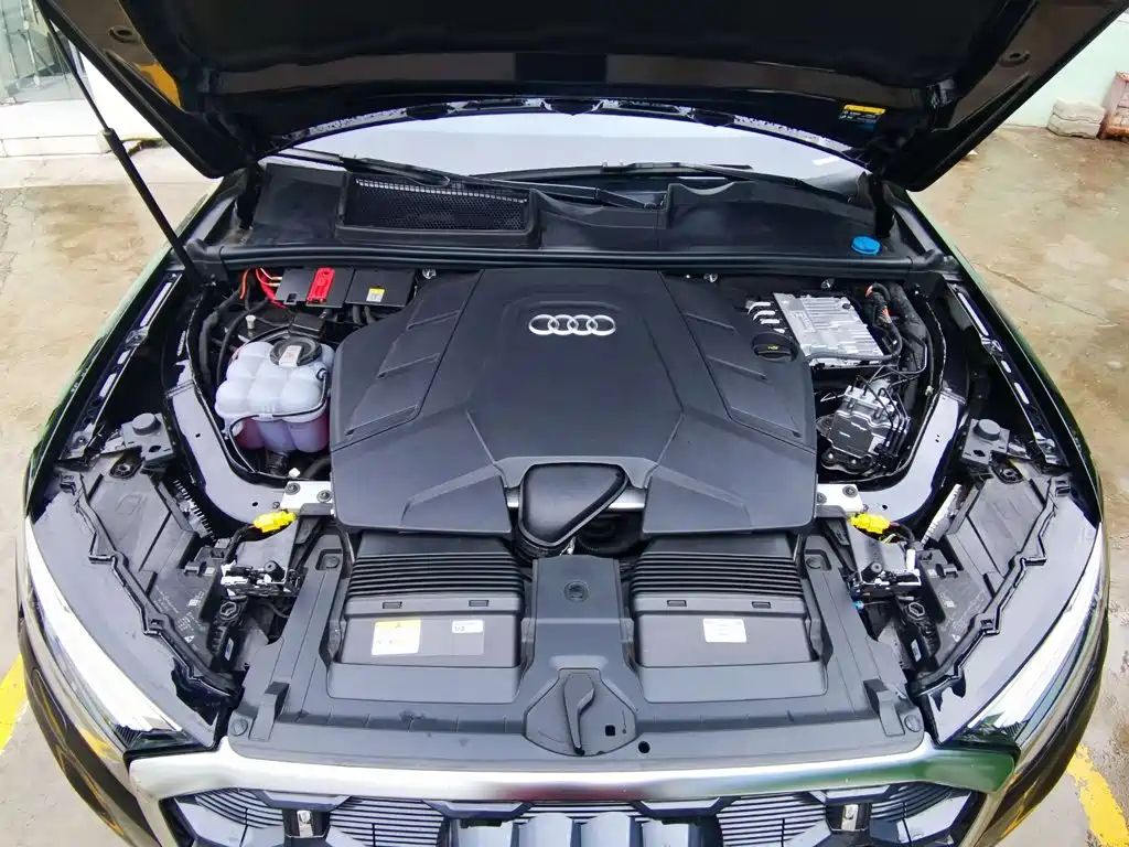 Audi Q7 — фото 10