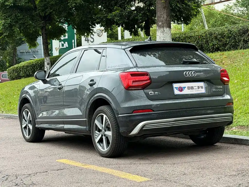 Audi Q2L e-tron — фото 4