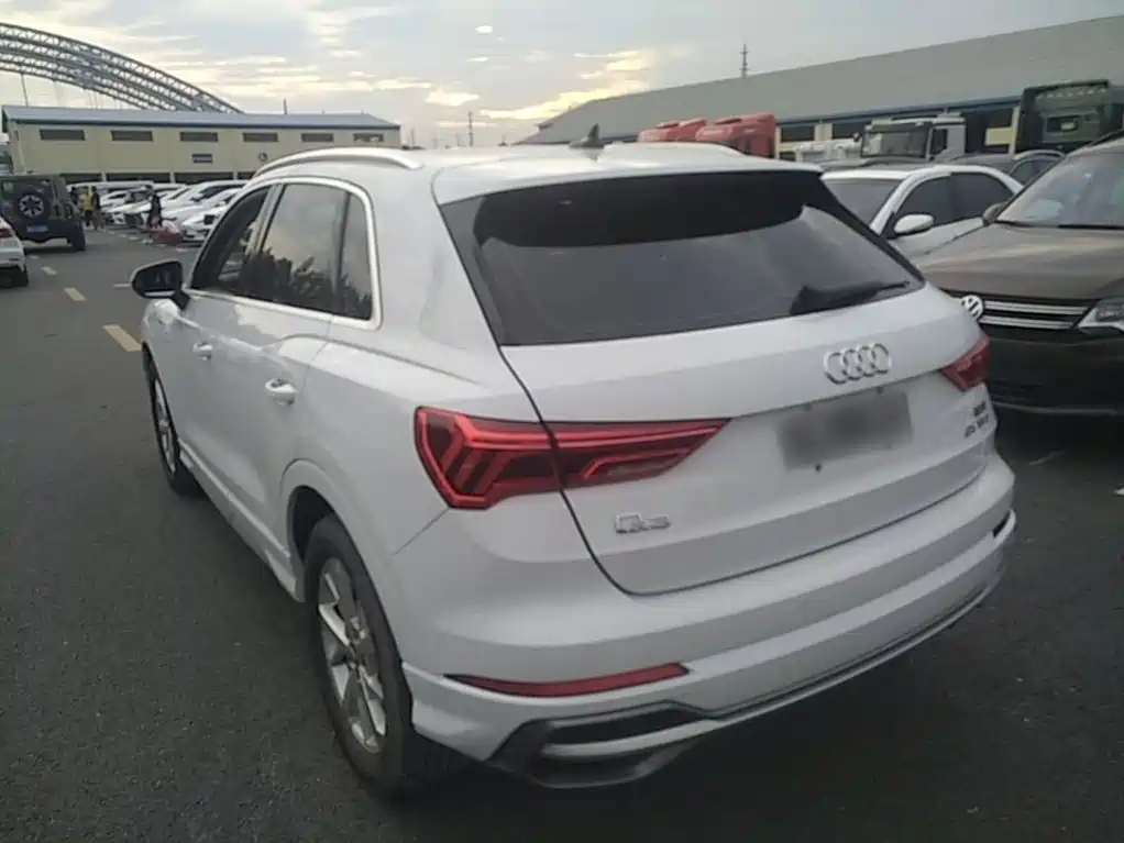 Audi Q3 — фото 5