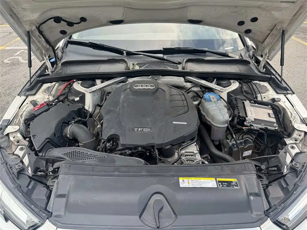 Audi A4L — фото 9