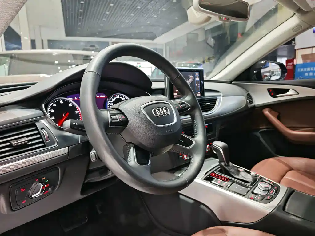 Audi A6L — фото 6