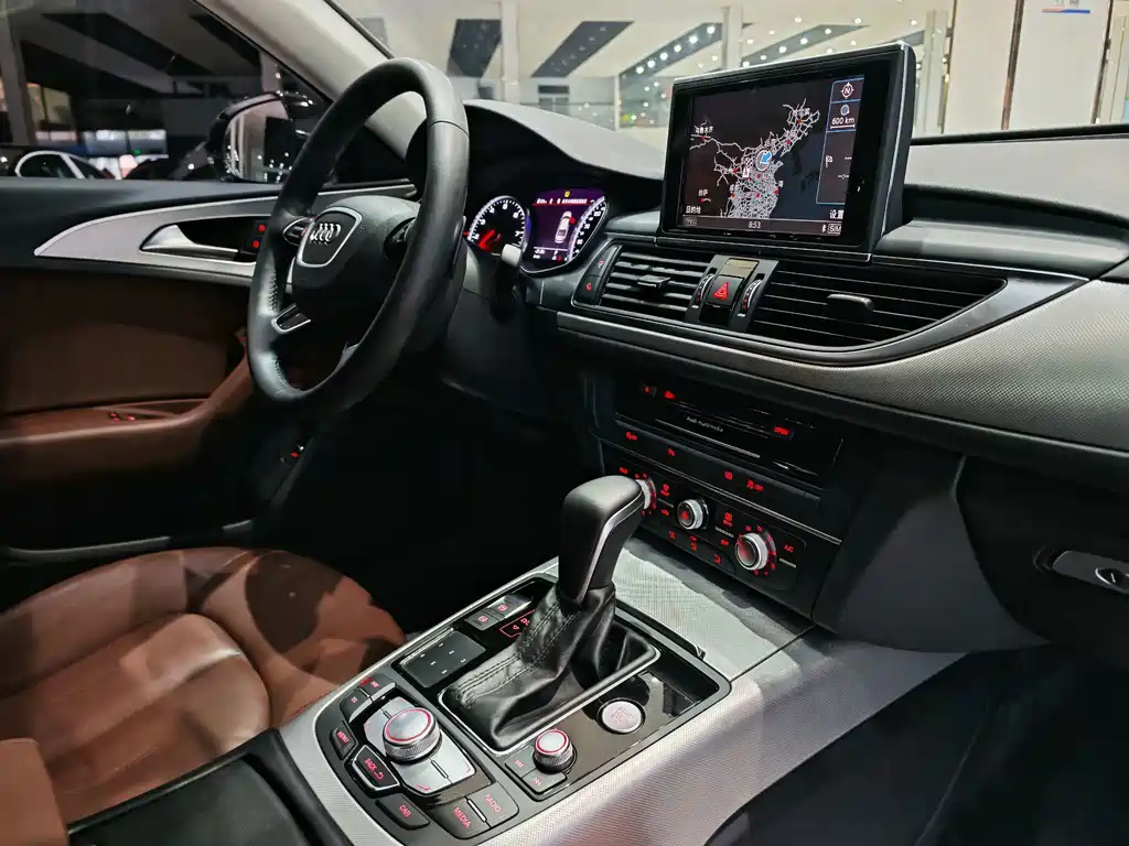 Audi A6L — фото 10