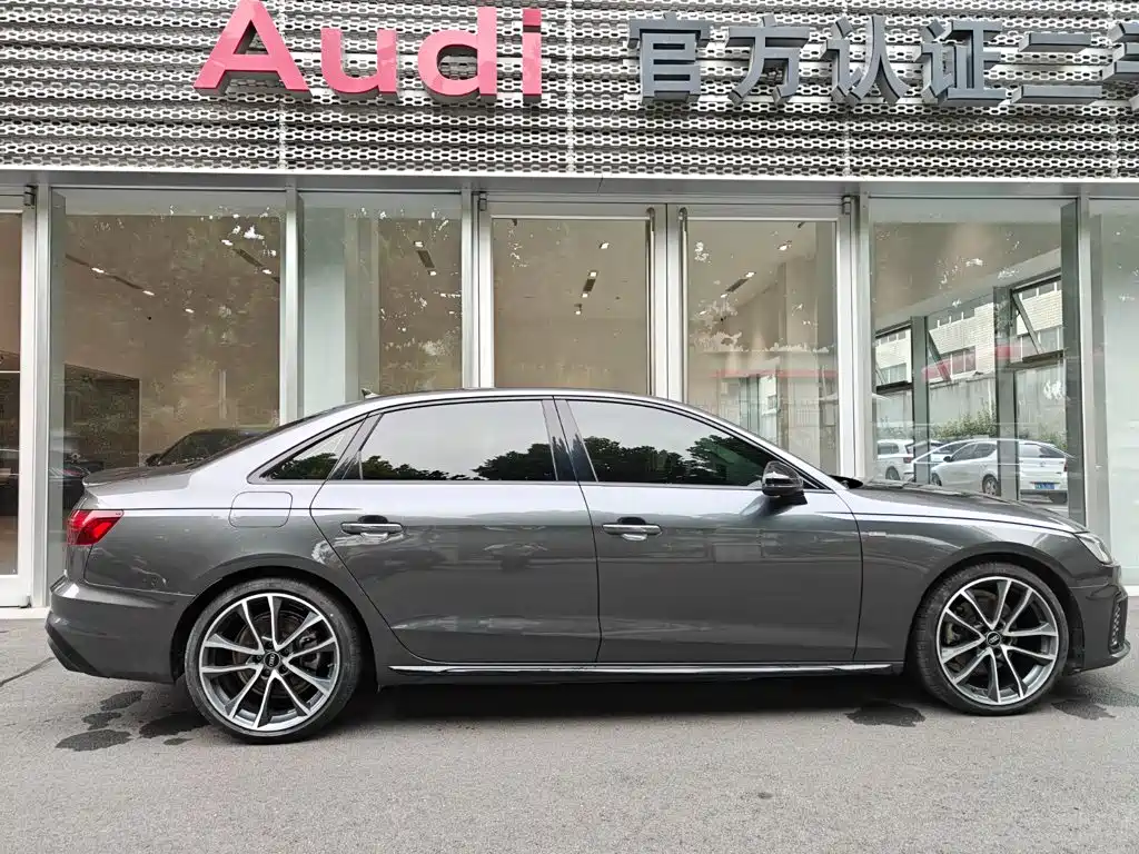 Audi A4L — фото 3