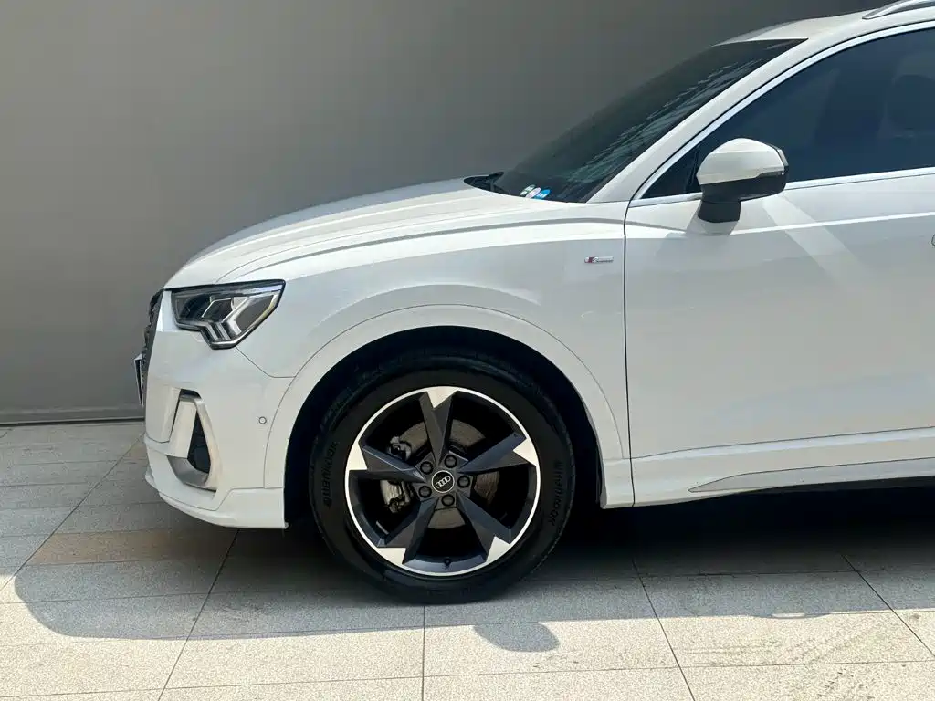 Audi Q3 — фото 5