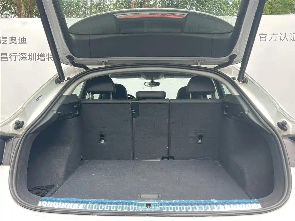 Audi Q3 Sportback — фото 9