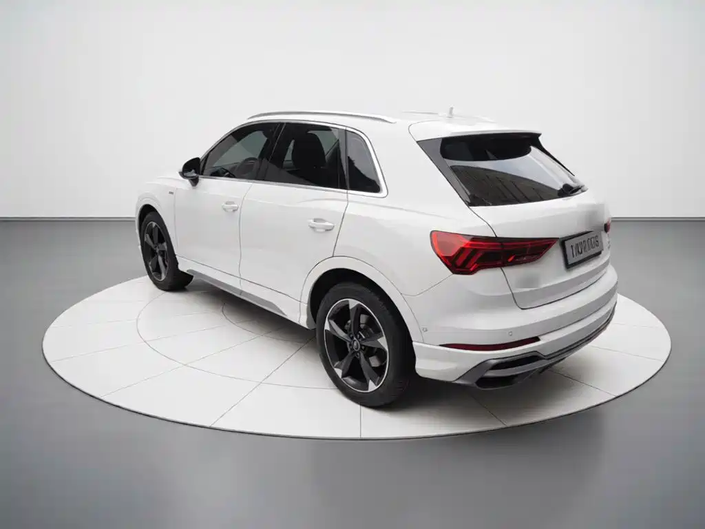 Audi Q3 — фото 4