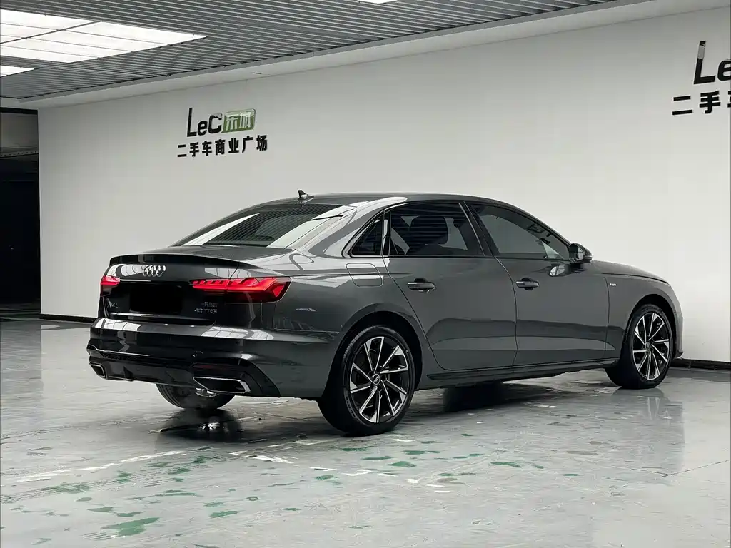 Audi A4L — фото 4