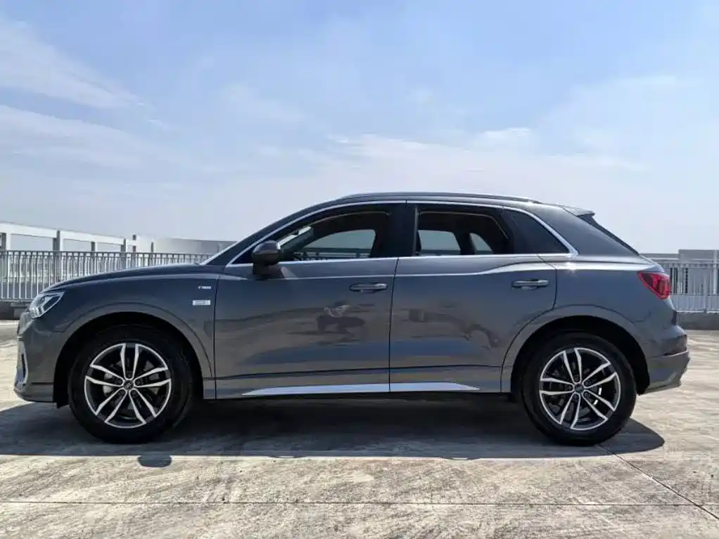 Audi Q3 — фото 5