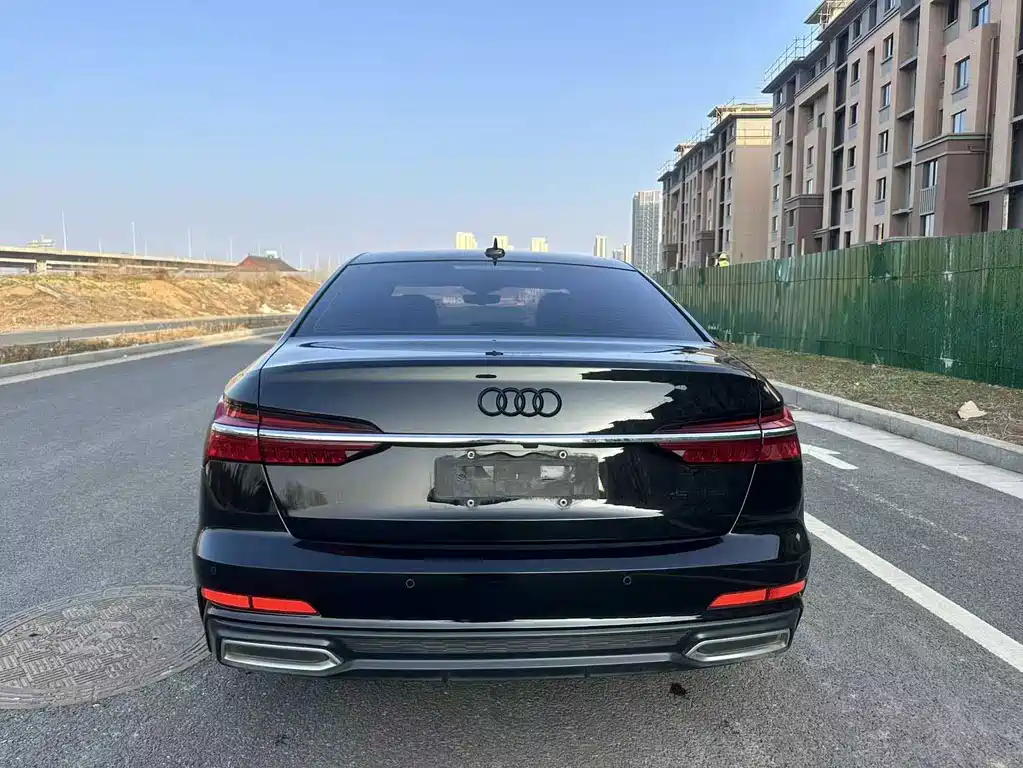 Audi A6L — фото 8