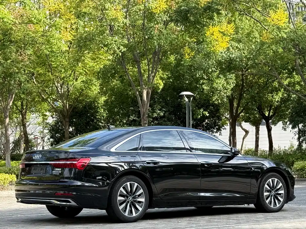 Audi A6L — фото 5
