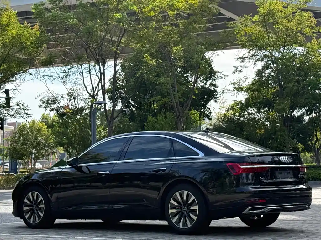 Audi A6L — фото 7