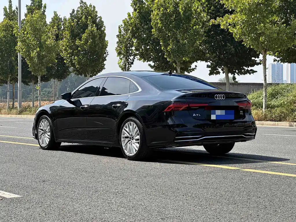 Audi A7L — фото 3