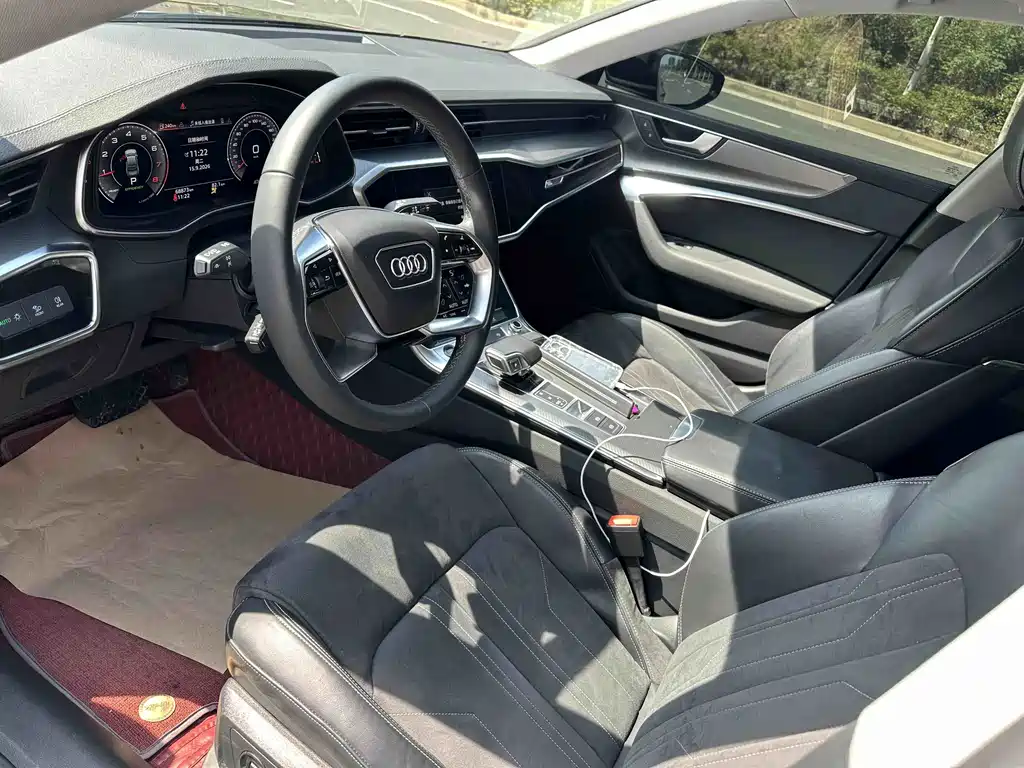 Audi A7L — фото 4