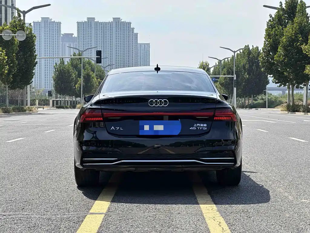 Audi A7L — фото 9