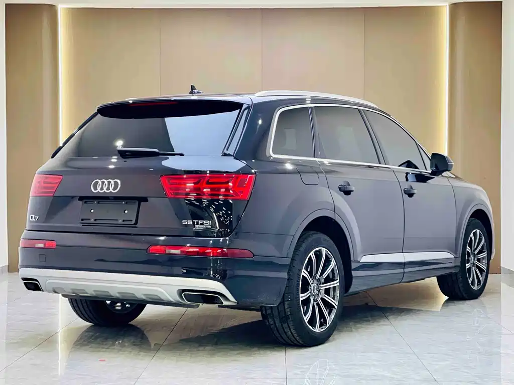 Audi Q7 — фото 3