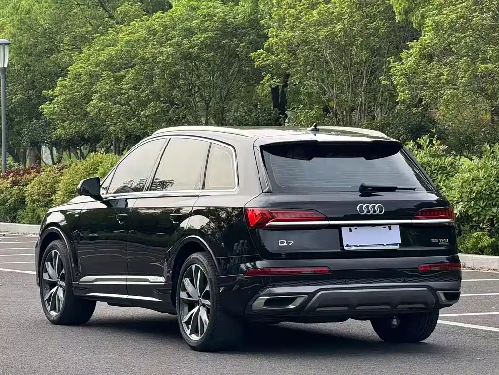 Audi Q7 — фото 3