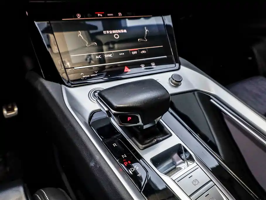 Audi Q6 — фото 20