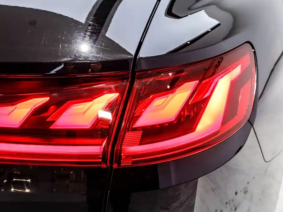 Audi Q6 — фото 24