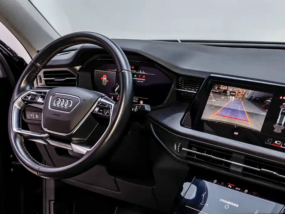 Audi Q6 — фото 27